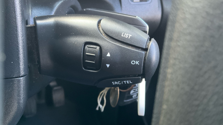 Peugeot Partner Standard Diesel 1000 1.5 BlueHDi 100 Professional Van